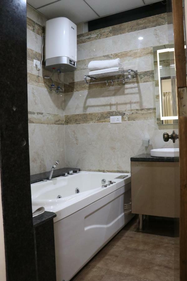 S.R. Residency Zirakpur Exterior foto